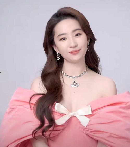 明星网红大夹子假发,明星网红的时尚新宠