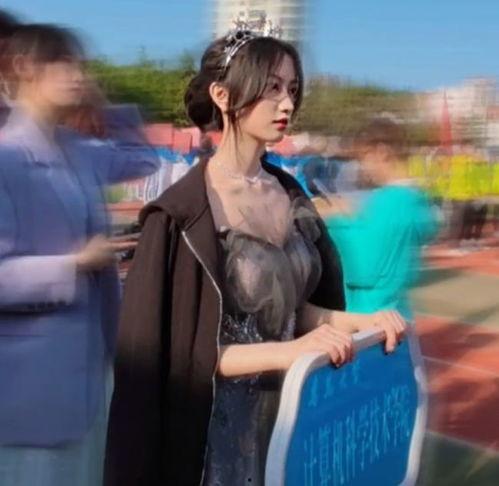 明星网红举牌视频,短视频营销新潮流