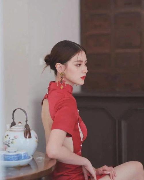 明星网红压腿图片高清,高清美图展现优雅身姿